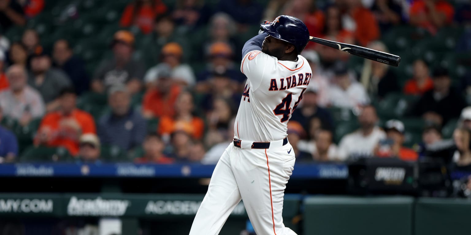 Yordan Alvarez takes MLB home run lead with 9th in Astros loss