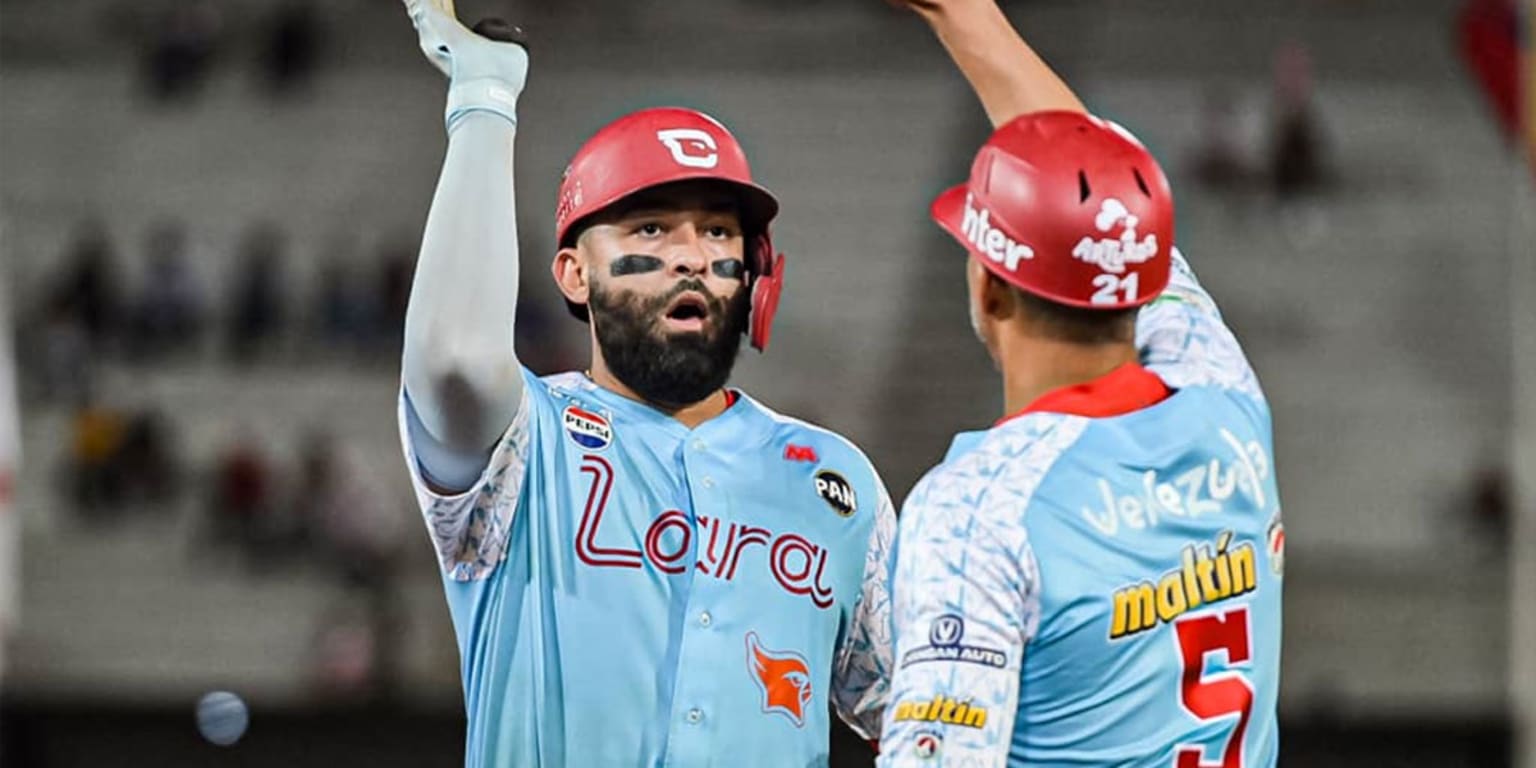 Cardinals Remain Atop LVBP Standings After Routing Lions