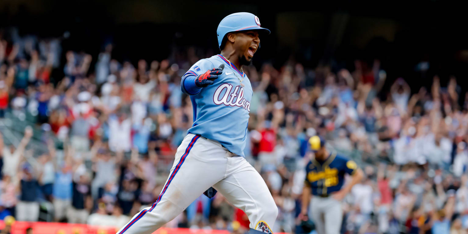 Albies puts Braves on his back with walk-off blast to cap 2-HR day