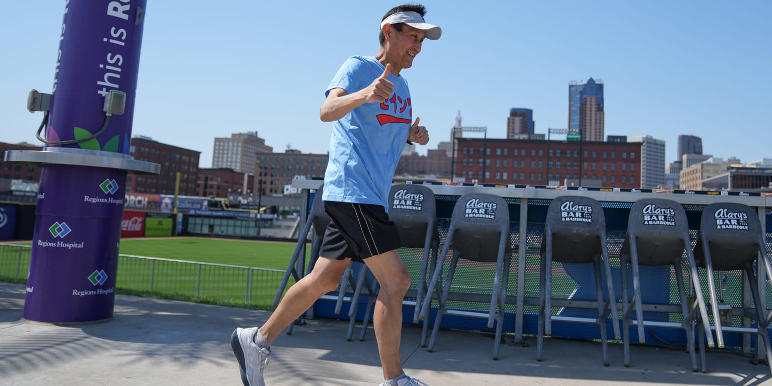 Seigo Masubuchi Runs Marathon During St Paul Saints Game