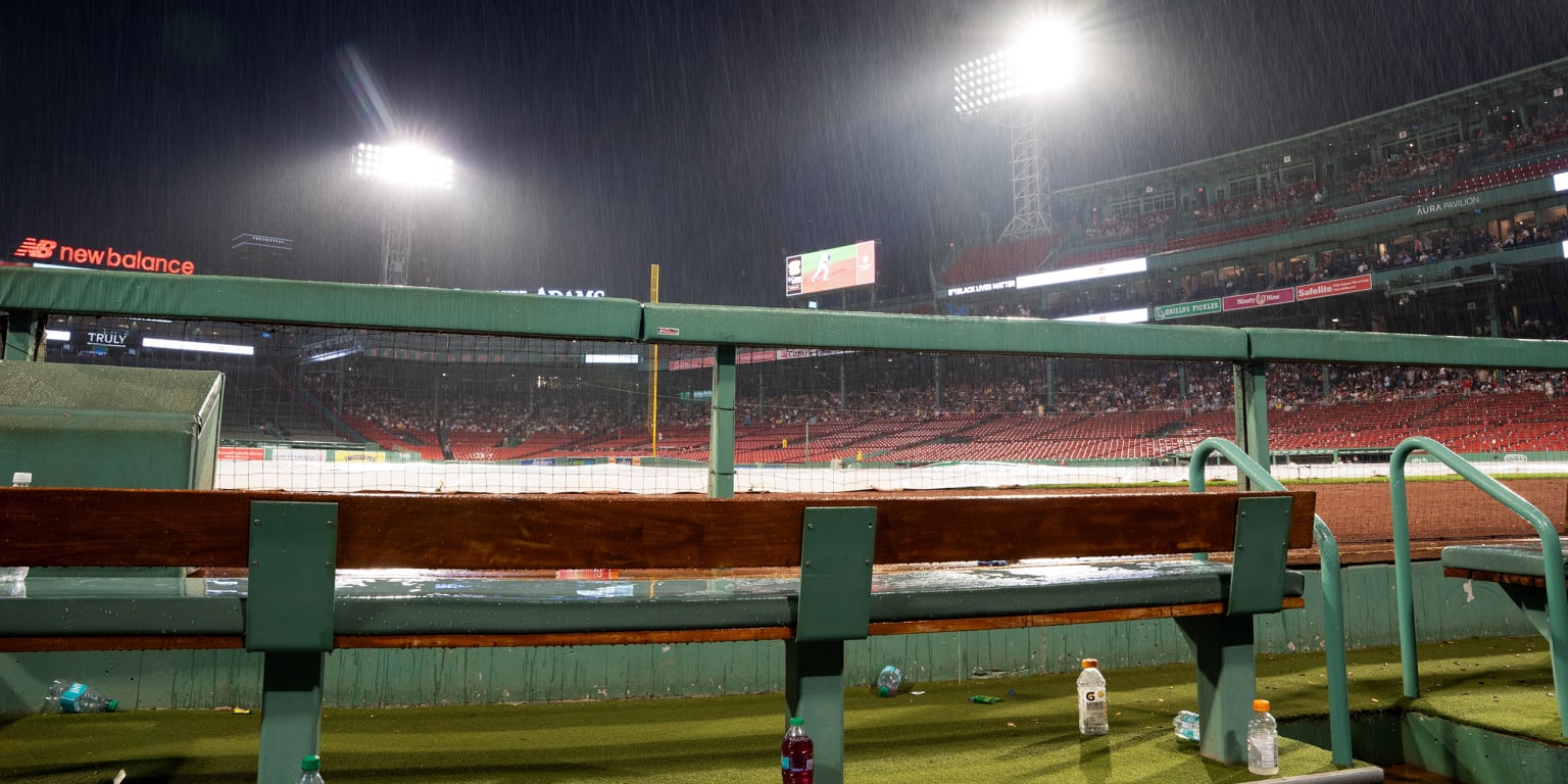 Reds-Red Sox game suspended until Wednesday due to rain
