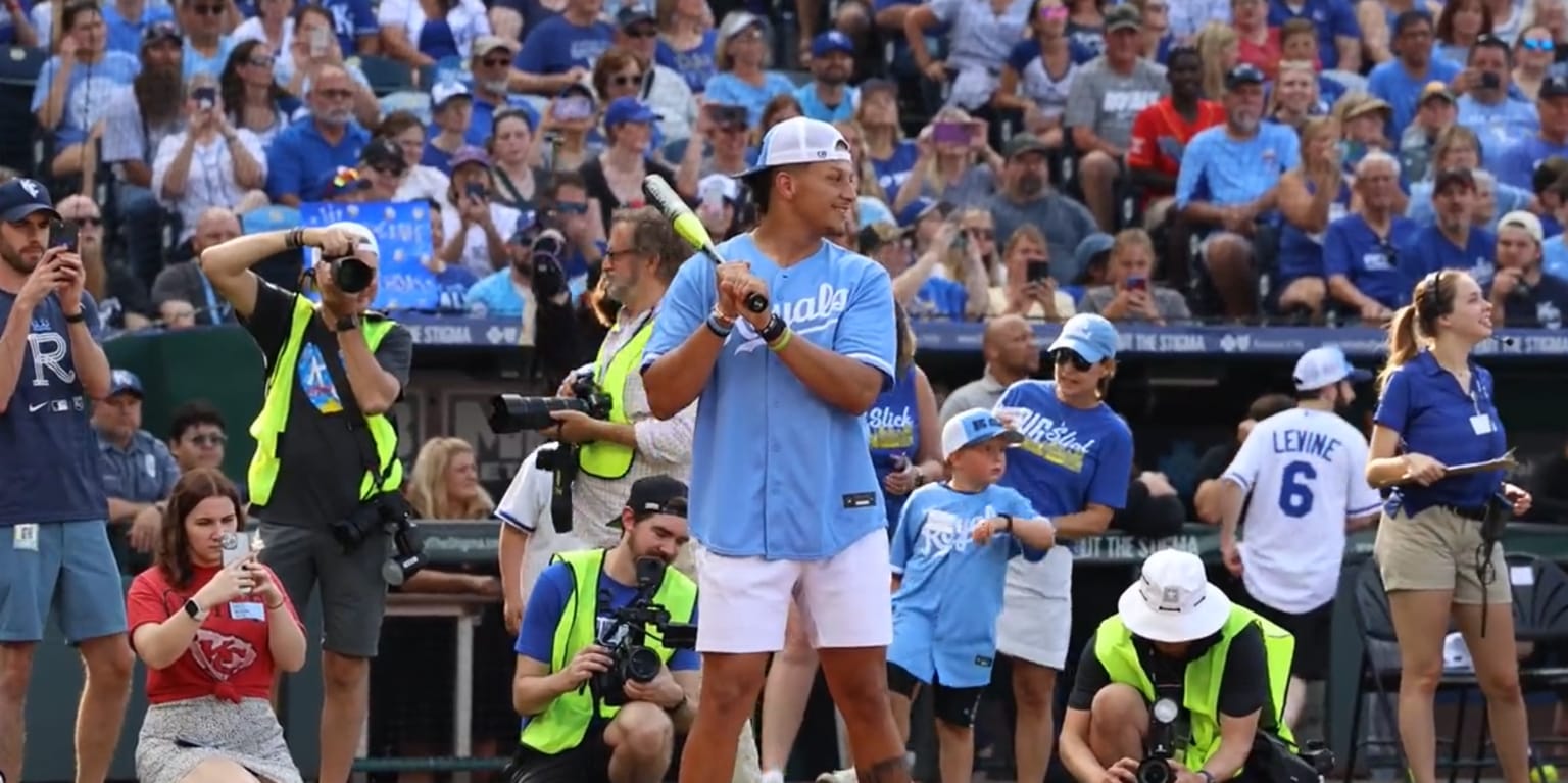 Patrick Mahomes shines in celebrity softball game