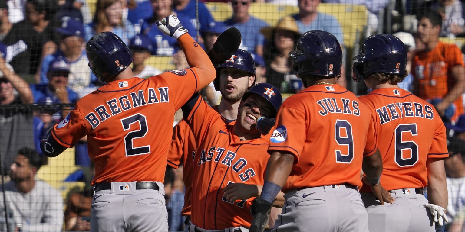 Astros thriving as underdogs