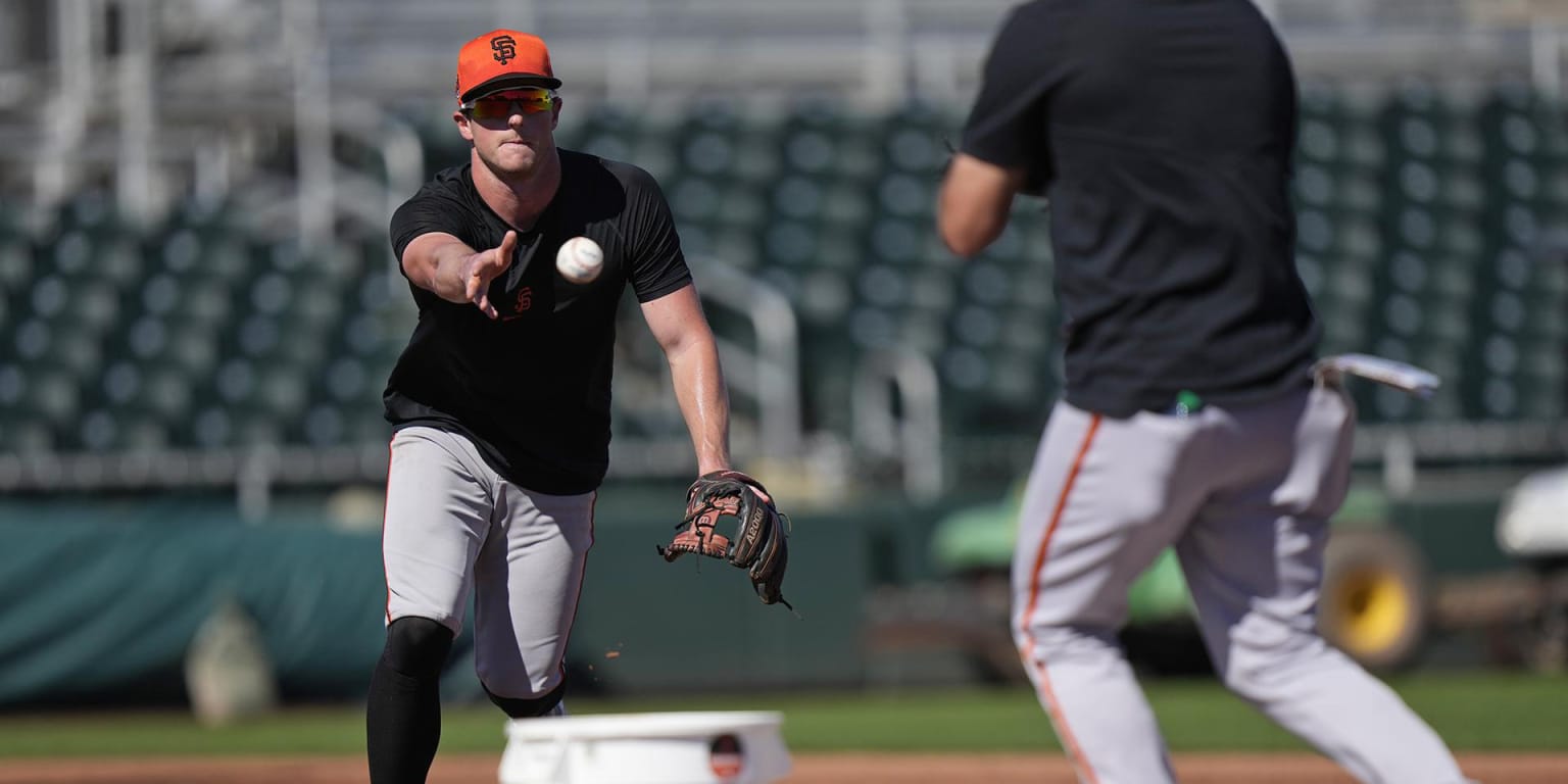 Tyler Fitzgerald learning to play first base on Giants