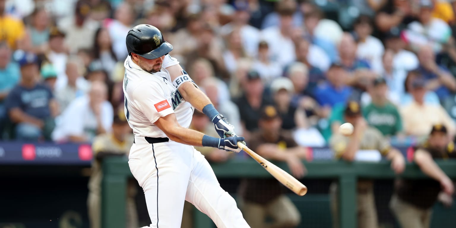Cal Raleigh becomes 1st Mariner with 50 HRs since Ken Griffey Jr.