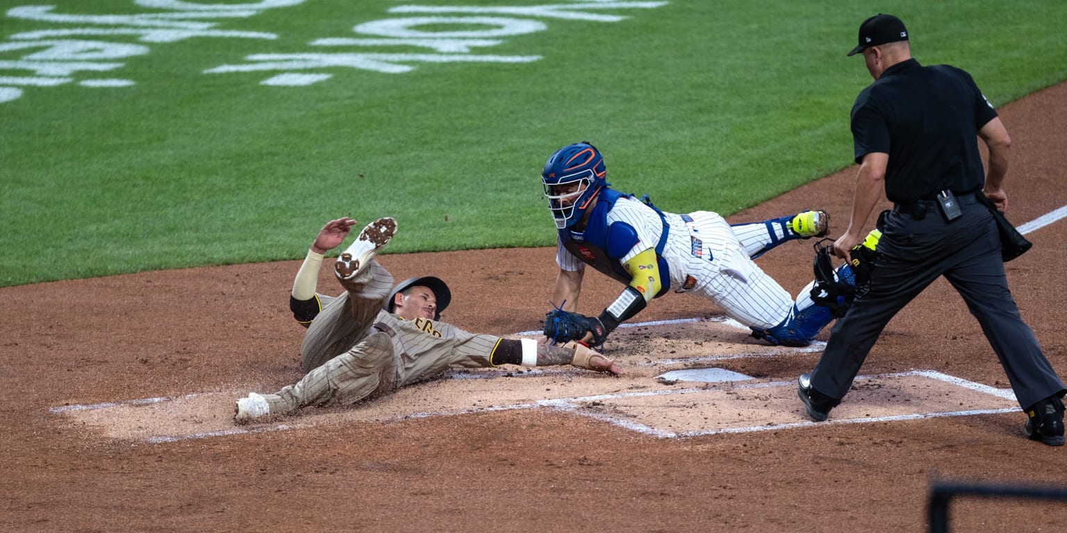 Benge reminds Padres you don't run on him. Twice. In the same inning.