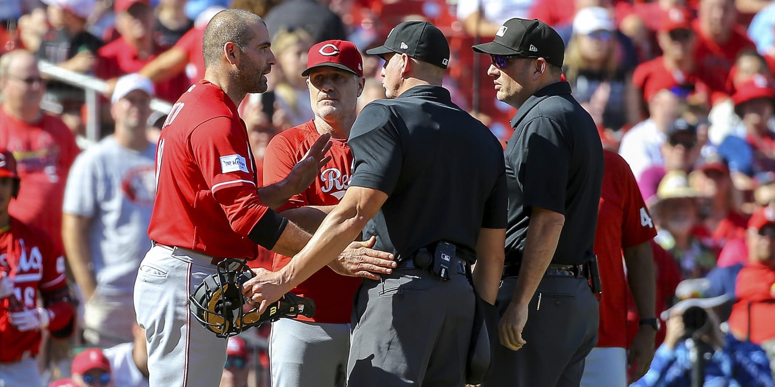 Cincinnati Reds - Joey Votto continues to climb the