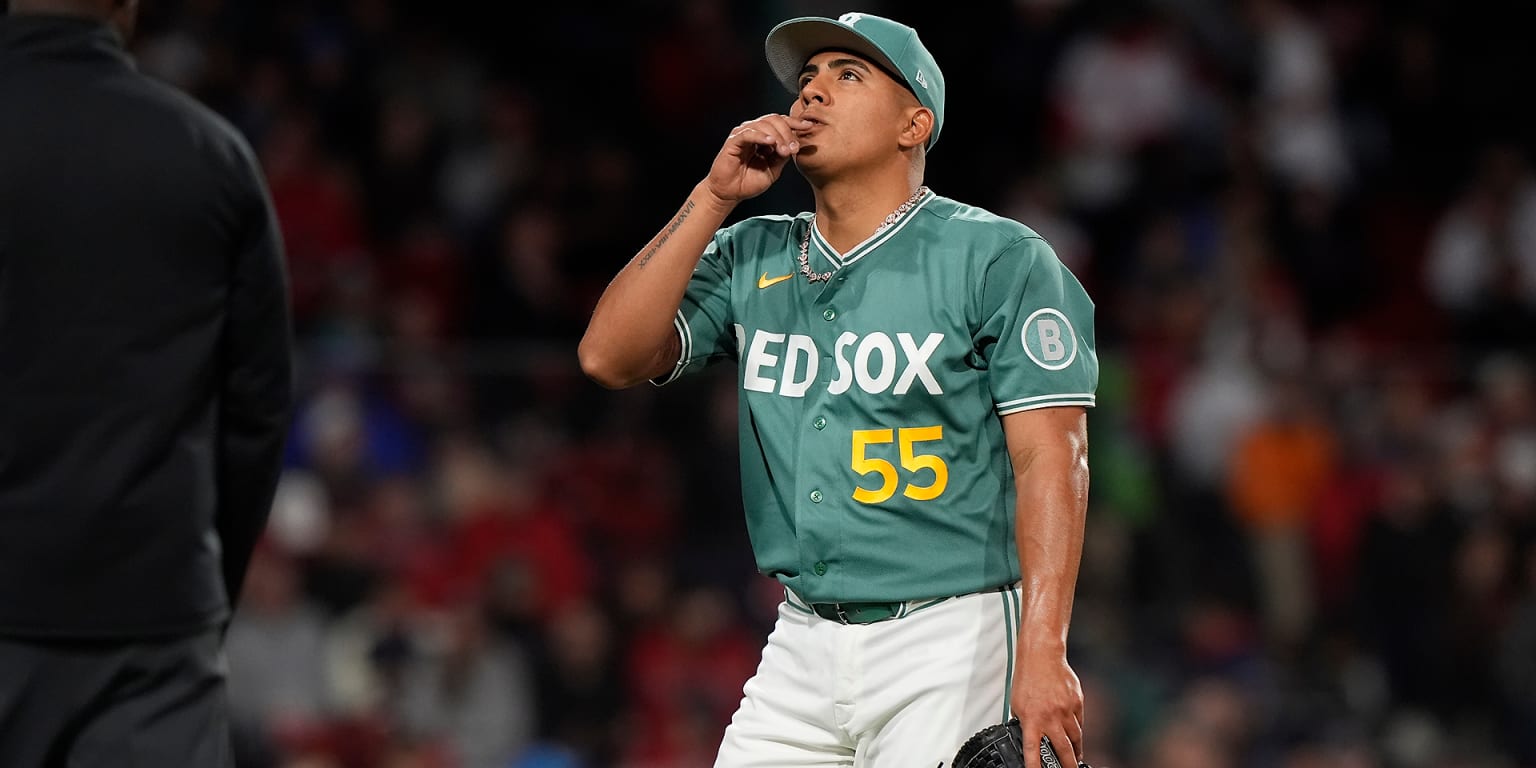 Ranger Suarez throws eight scoreless innings in Red Sox extra-inning win