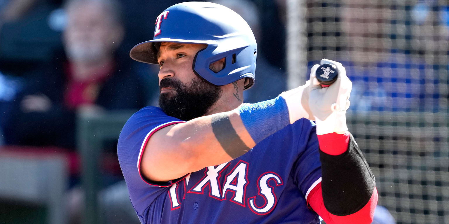 The Rangers released wide receiver Sandy Leon