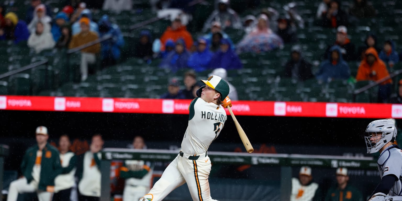 Holliday's 1st homer of '26 nestles past wall by a feather