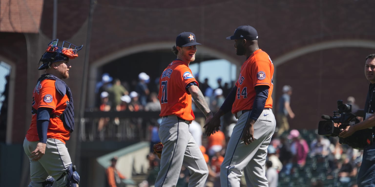 Astros' bats remain quiet, but sneak out a series-clinching win vs. Giants