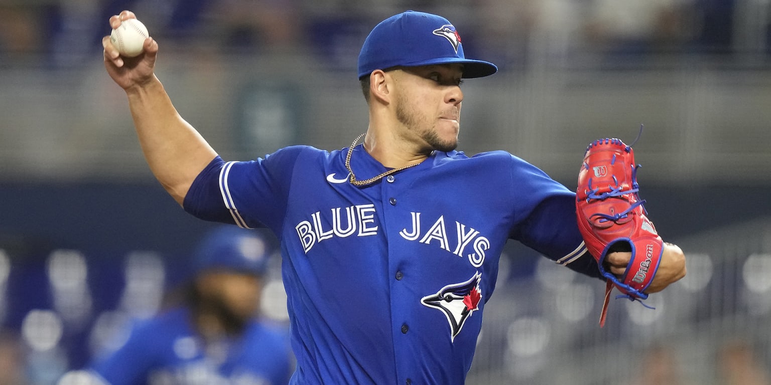 Jose Berrios defeats former team to keep Blue Jays in playoff