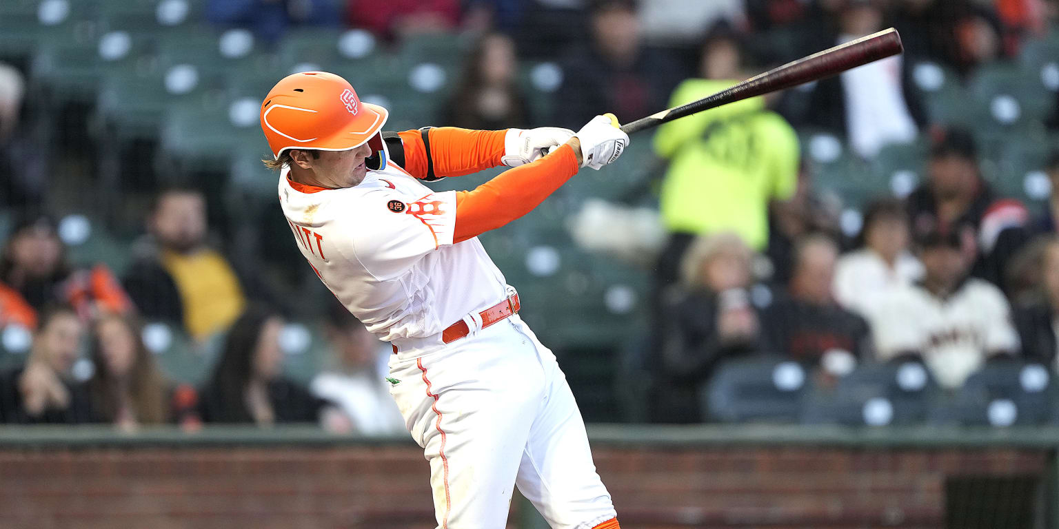 Schmitt provides spark, homers in 2nd Major League at-bat