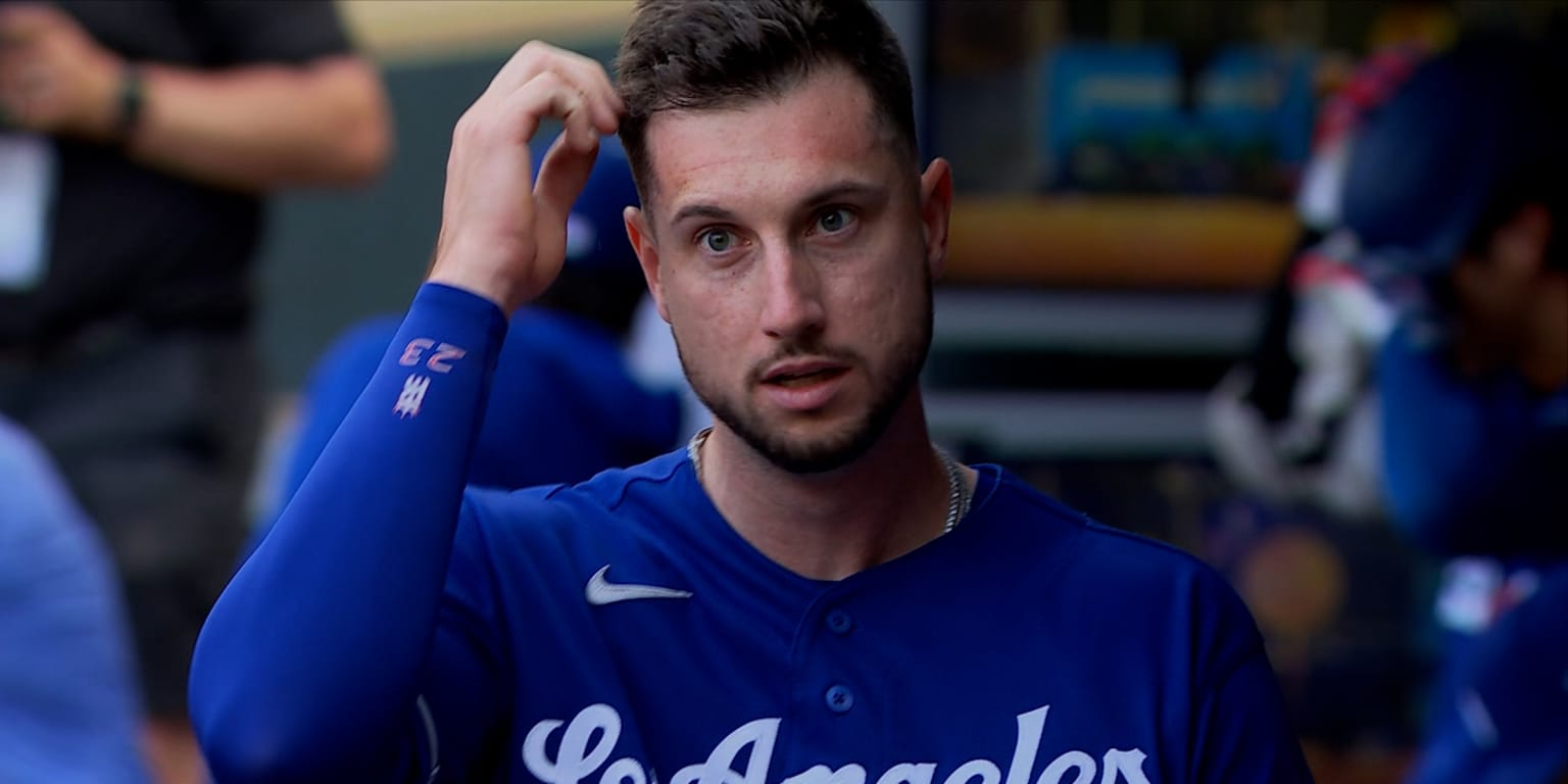 Tucker exits in second inning with back spasms