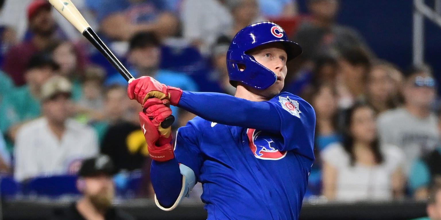 PCA belts 40th homer, joining list of Cubs greats