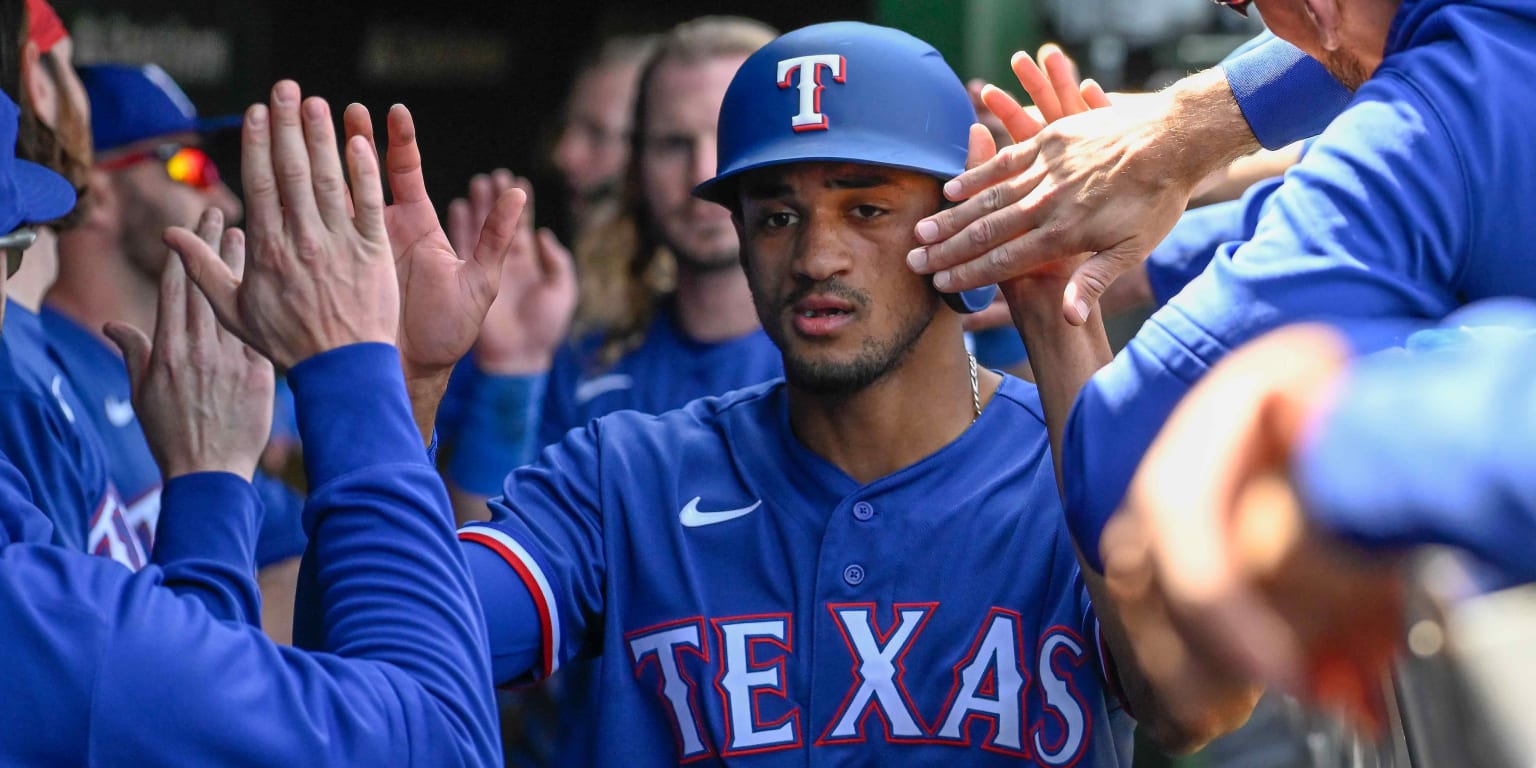 Bubba Thompson provides big hits in Rangers' win