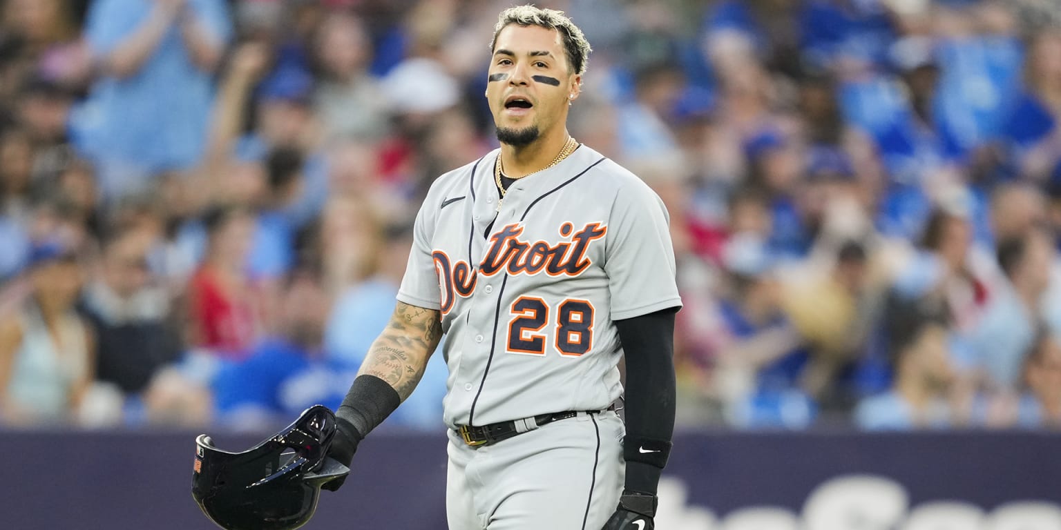 Javier Baez's 10th-inning double lifts Tigers over Royals