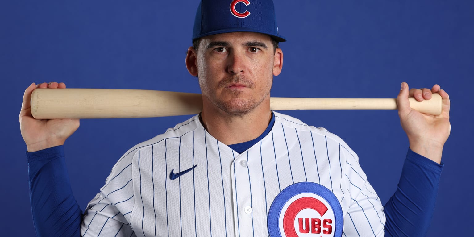 Cubs offseason addition Austin out for months after knee surgery