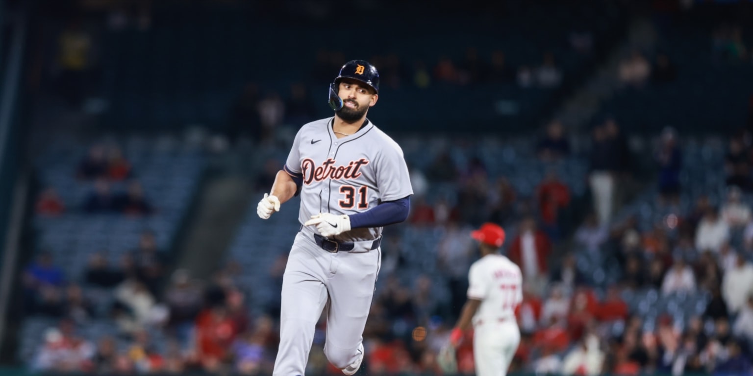 Greene makes history with two HRs in ninth inning