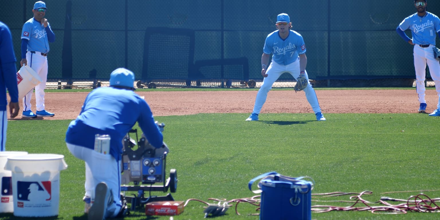 Royals debut new infield drill in Spring Training