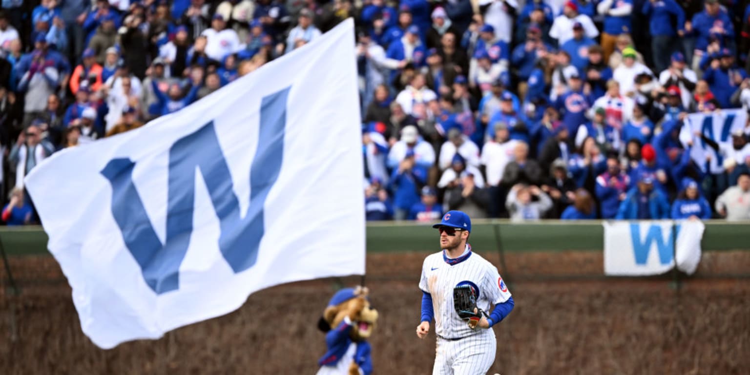 Cubs Agree to 3-Year Extension with All-Star Outfielder Ian Happ