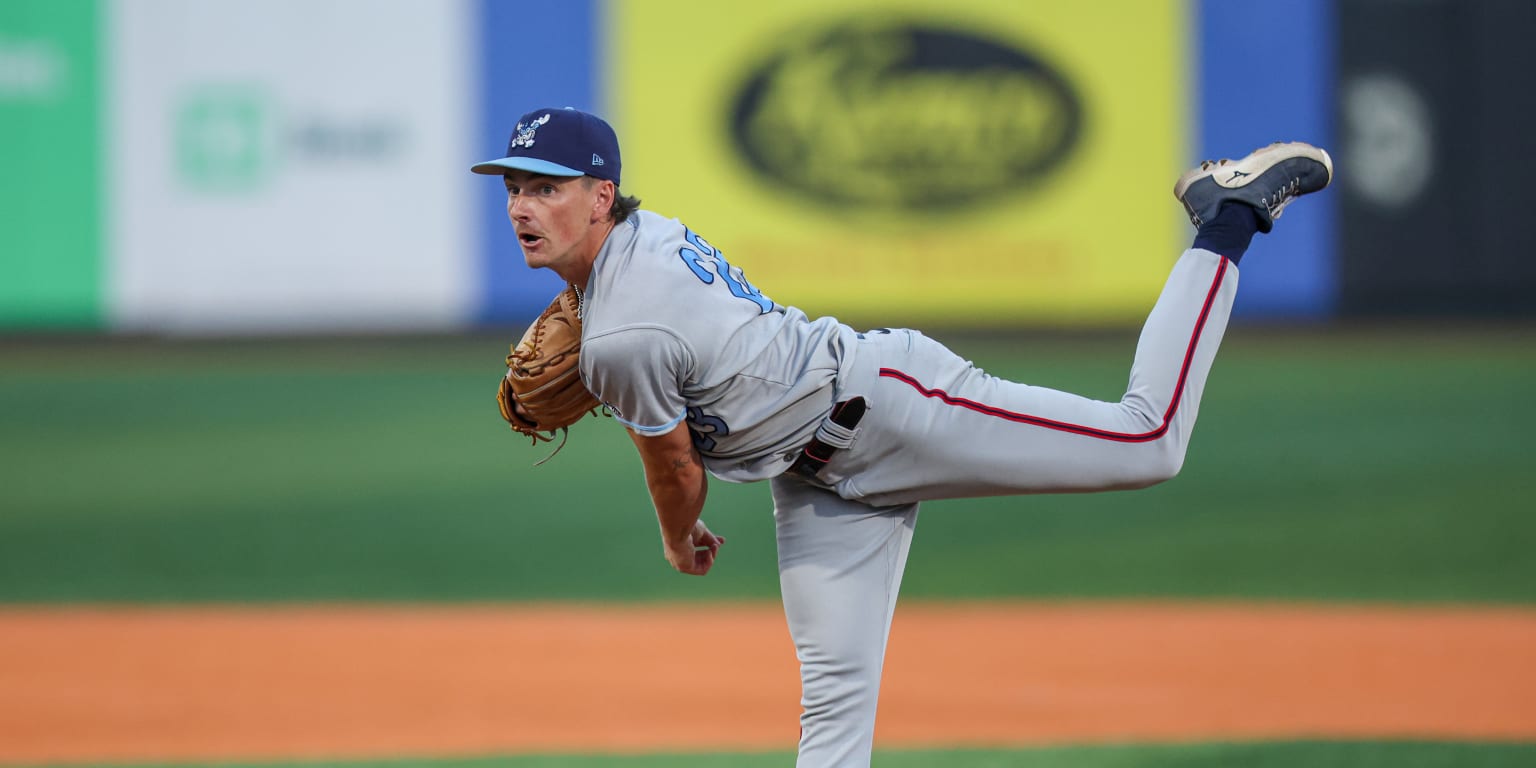 A full-circle moment for Tom Glavine as son Peyton signs with Braves
