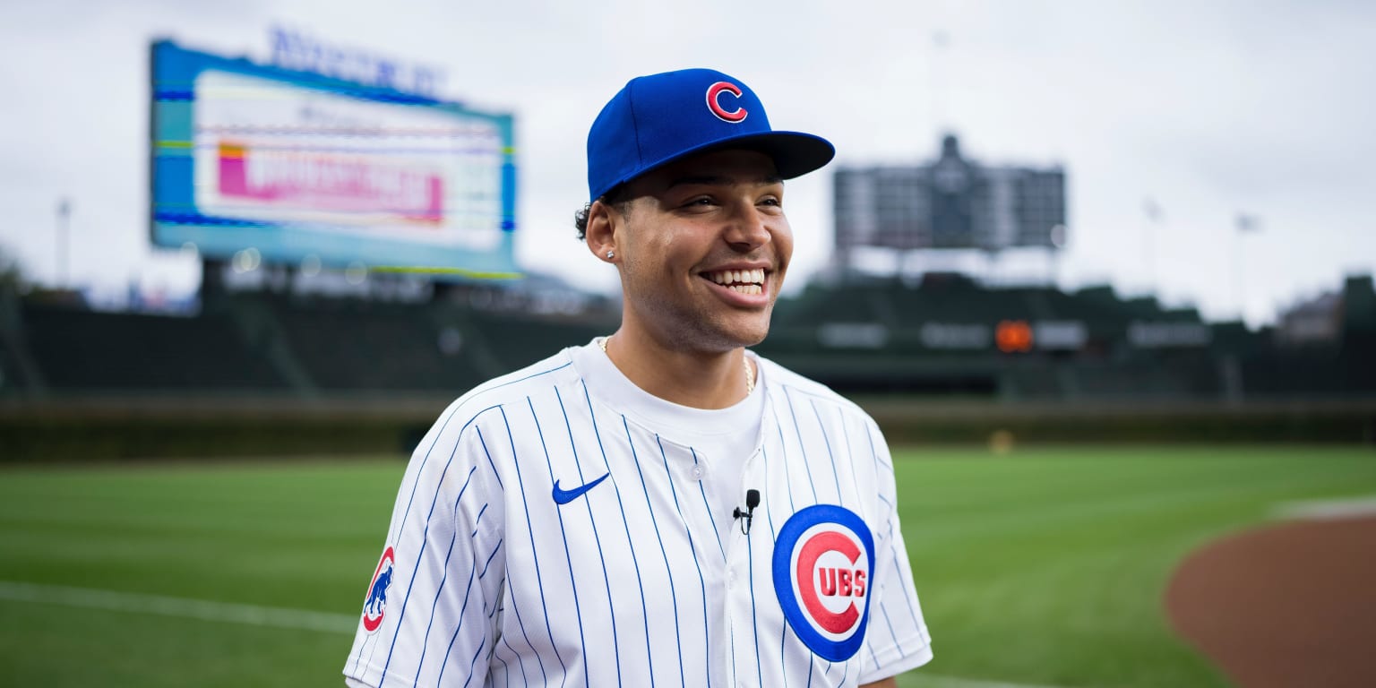 Cubs prospect Cam Smith visits Wrigley Field