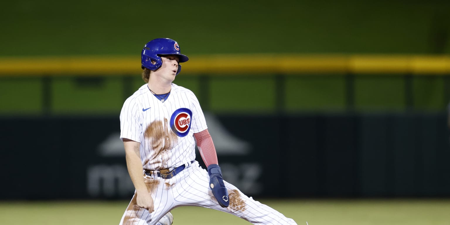 Cubs' Hoerner continues hot hitting streak