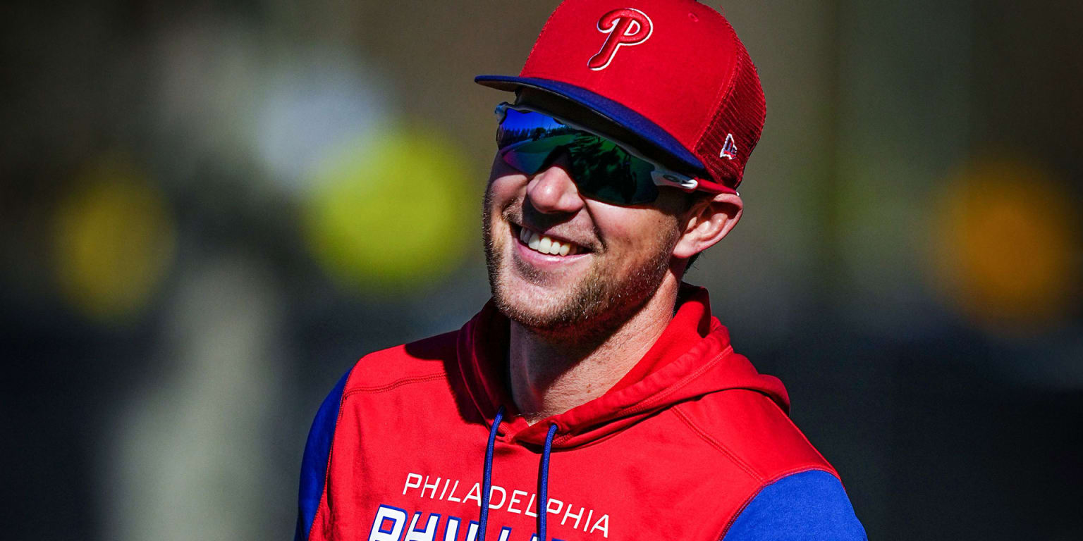 Phillies taking it slow with Rhys Hoskins after offseason meniscus