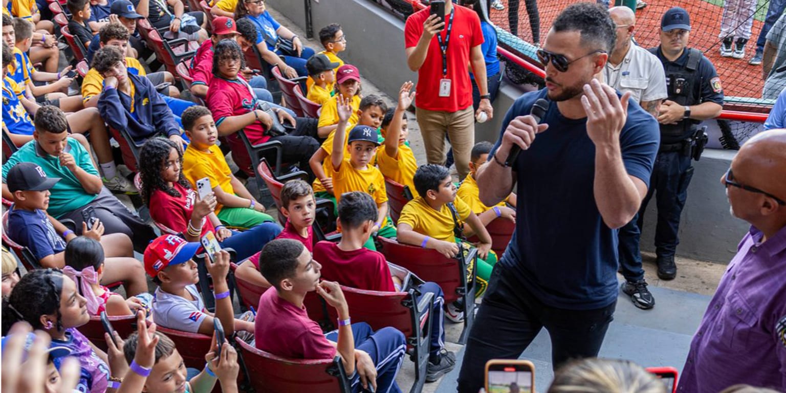 Giancarlo Stanton hosts Play Ball clinic in Puerto Rico