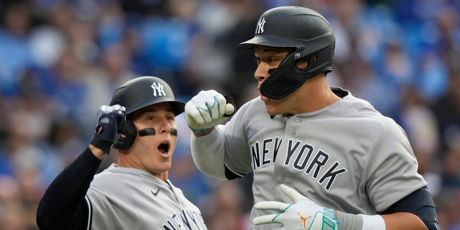 Aaron Judge hits a two-run home run in the win versus the Blue Jays