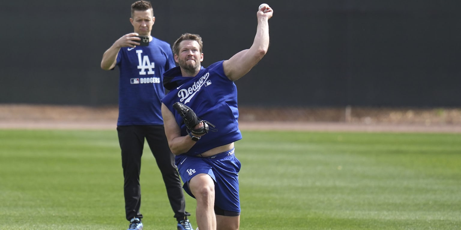 Clayton Kershaw throws first bullpen session of 2025