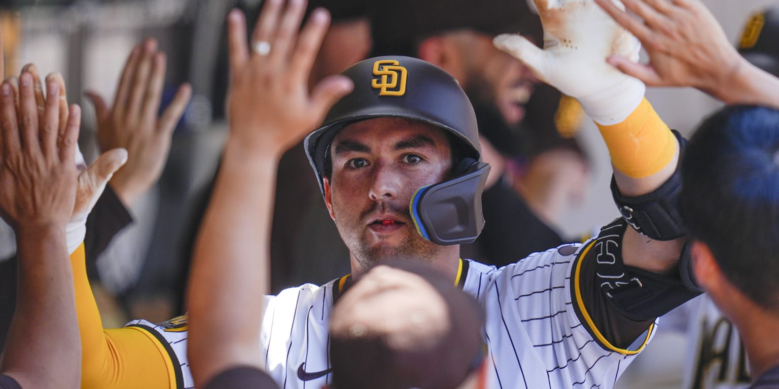 Higashioka (GS, 6 RBIs) helps Padres sweep, make playoff case