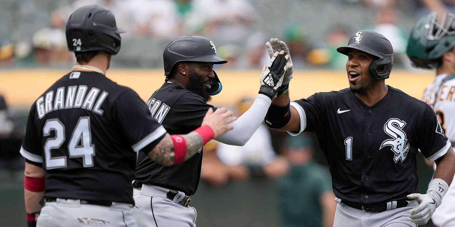 20-hit wonders: White Sox offense overpowers A’s again