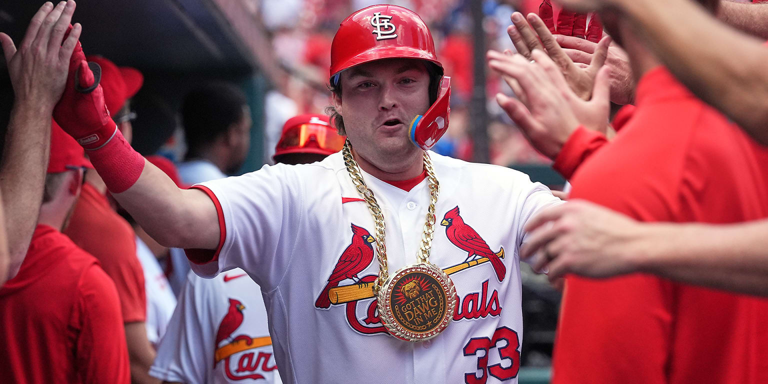 Jordan blasts 1st Busch Stadium homer before exiting with injury