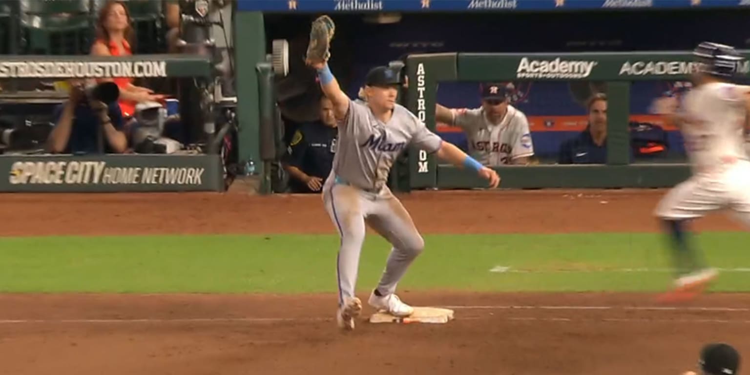 Marlins turn breezy 5-4-3 triple play on Altuve to wriggle out of jam