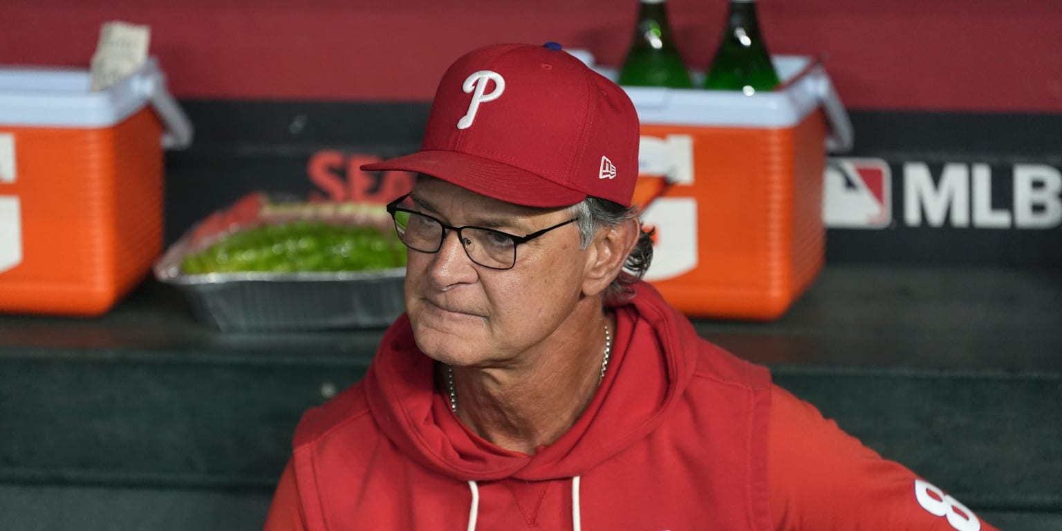 They still got it! These big leaguers-turned-coaches show their teams how it's done