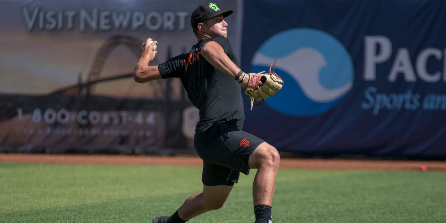Giants Minor League reliever hits for first time in 4 years … and rips a double!