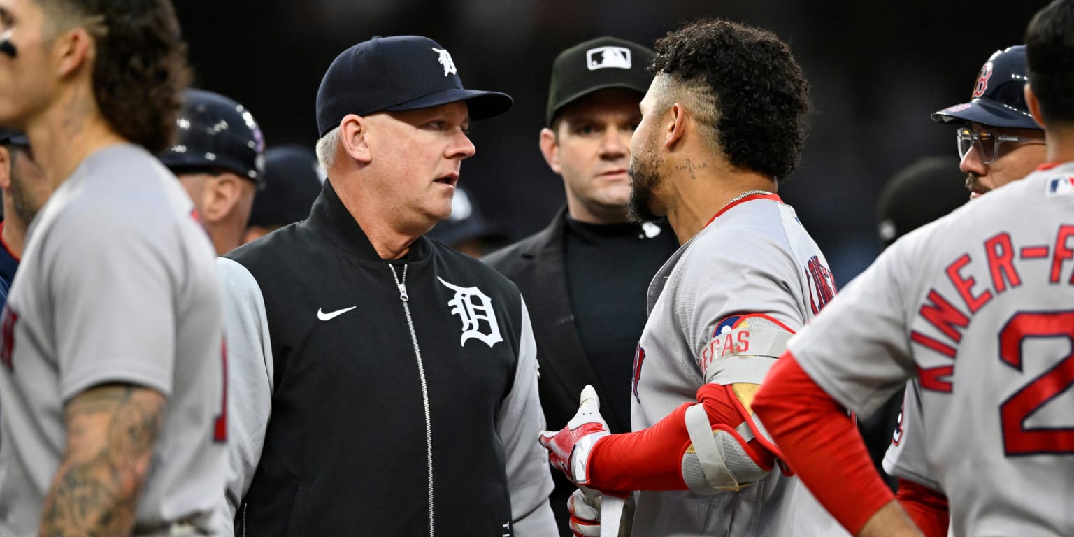 Benches clear after Valdez allows back-to-back homers, then plunks Story