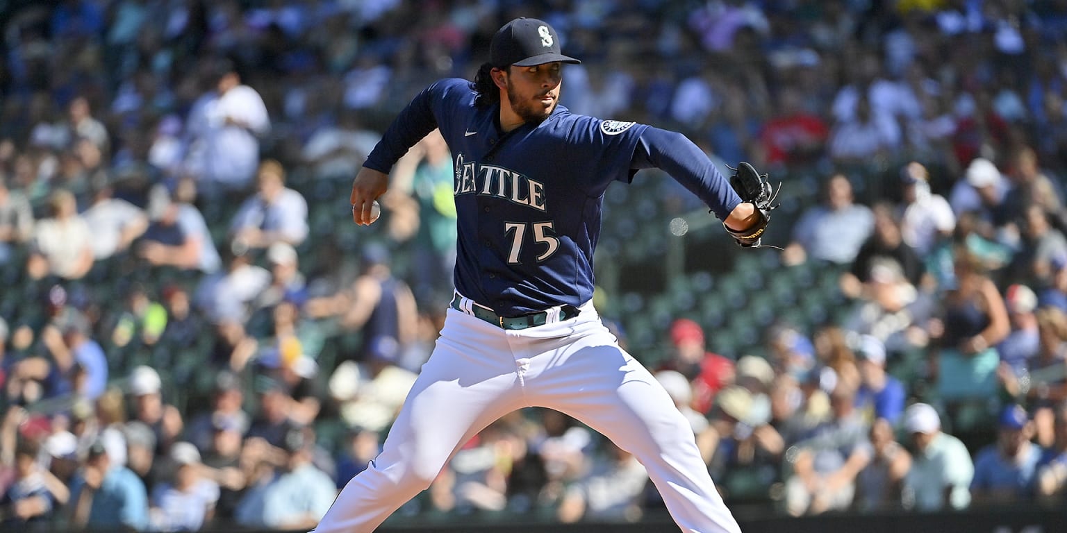 Andrés Muñoz gets big strikeout vs. Jose Ramírez in win