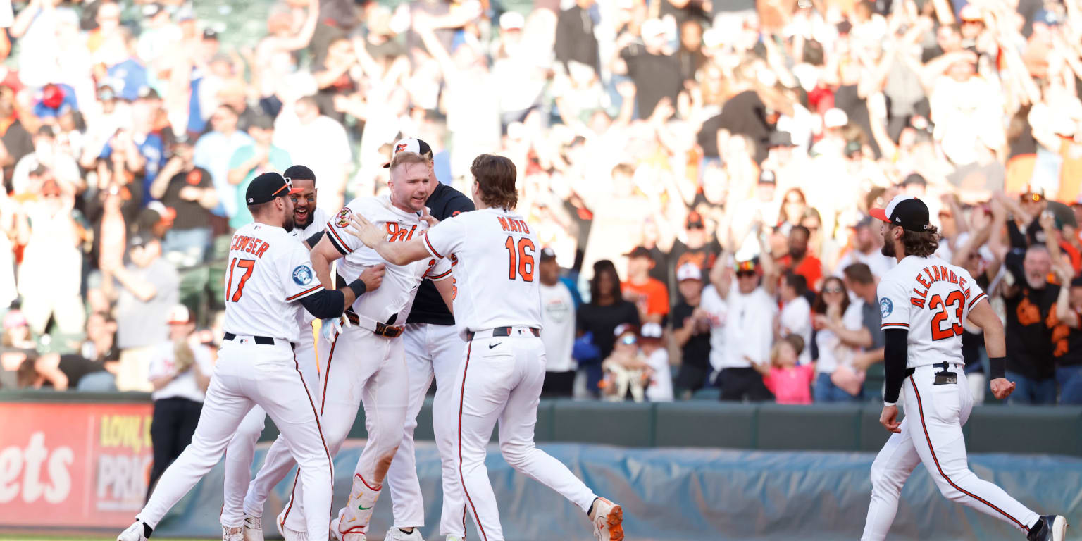 Polar Bear caps 5-run 9th-inning comeback with walk-off hit