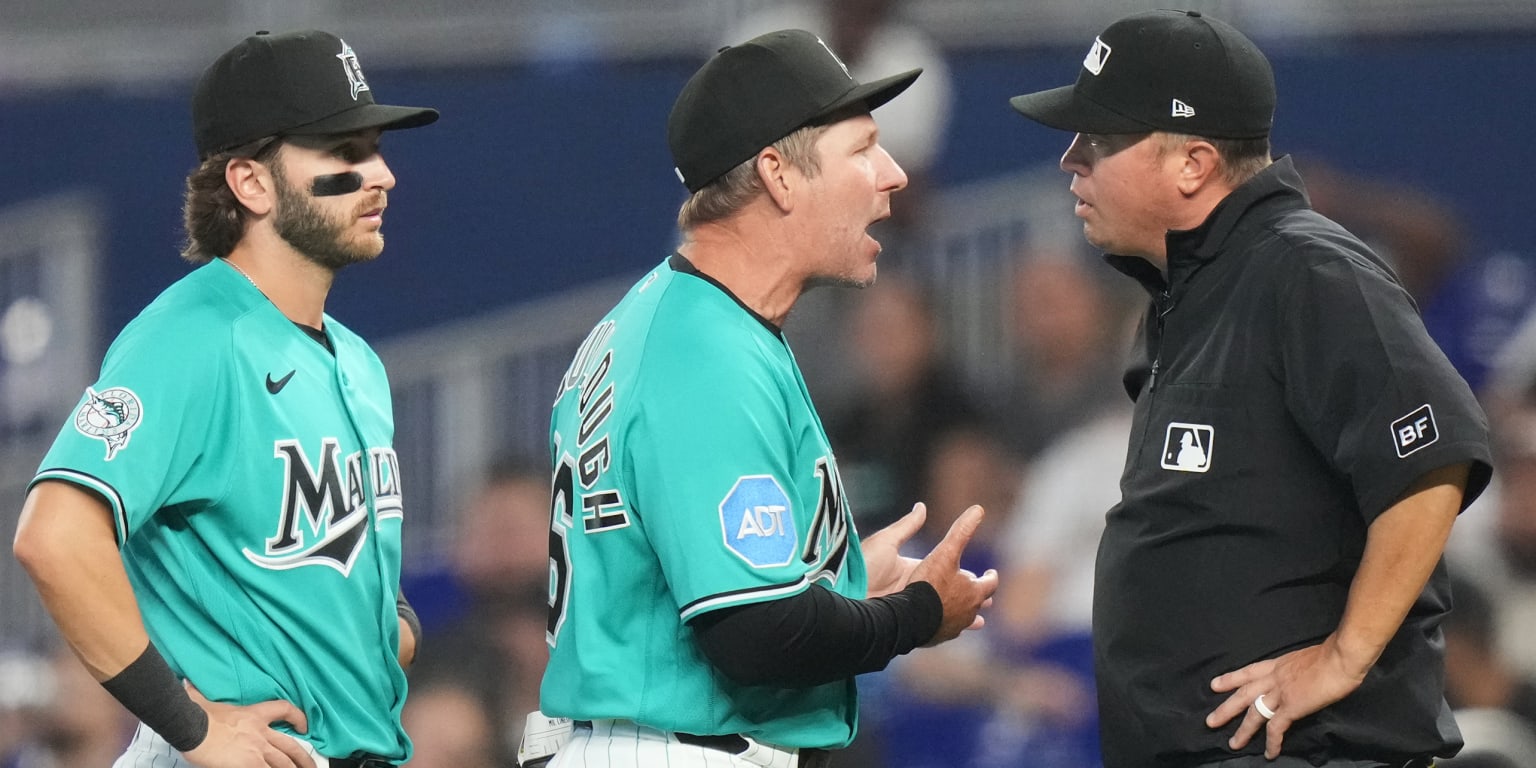 Balk talk: Marlins experimenting with pickoff positioning 