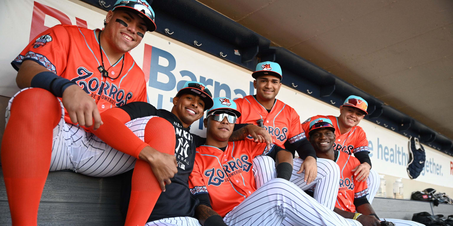 MLB: Padres de San Diego presentan su uniforme City Connect