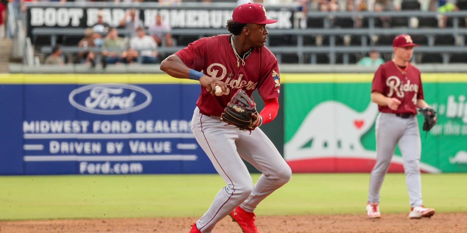Rangers' top prospect returns to shortstop in regular-season finale at Double-A
