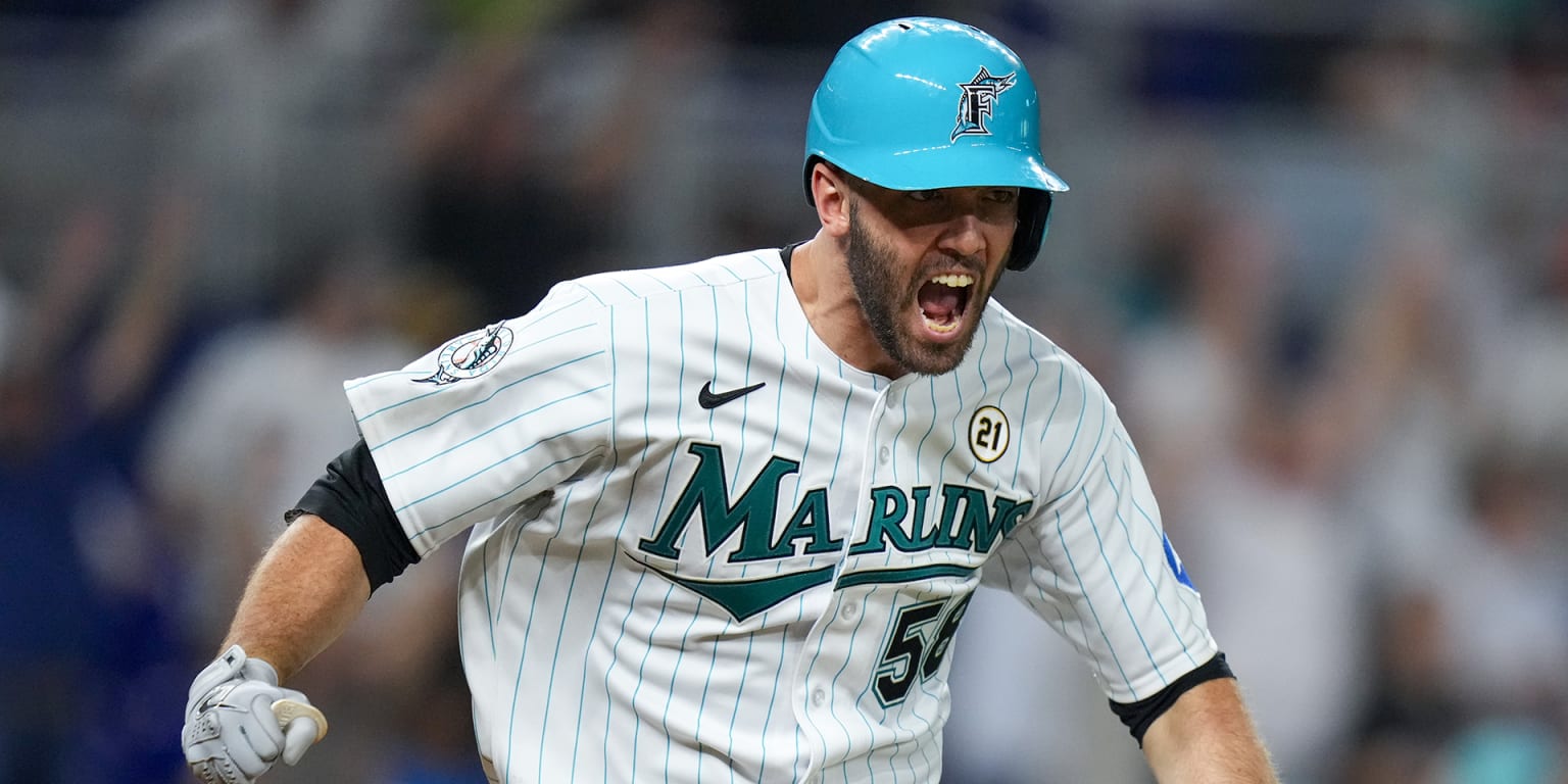 Jacob Stallings hits go-ahead three-run double as Marlins win