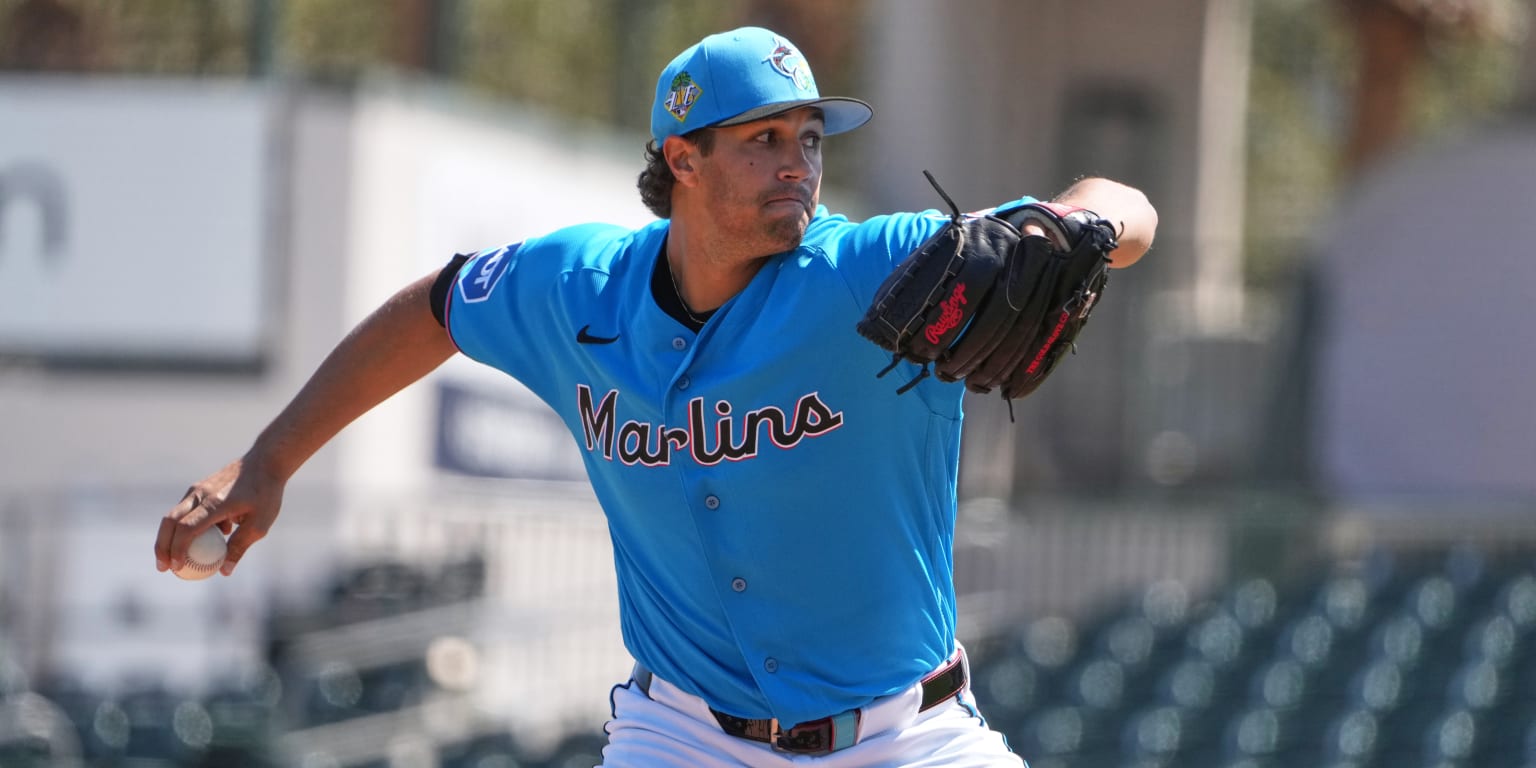 Marlins' 'pen roles unsettled, but Phillips not above cleaning cleats