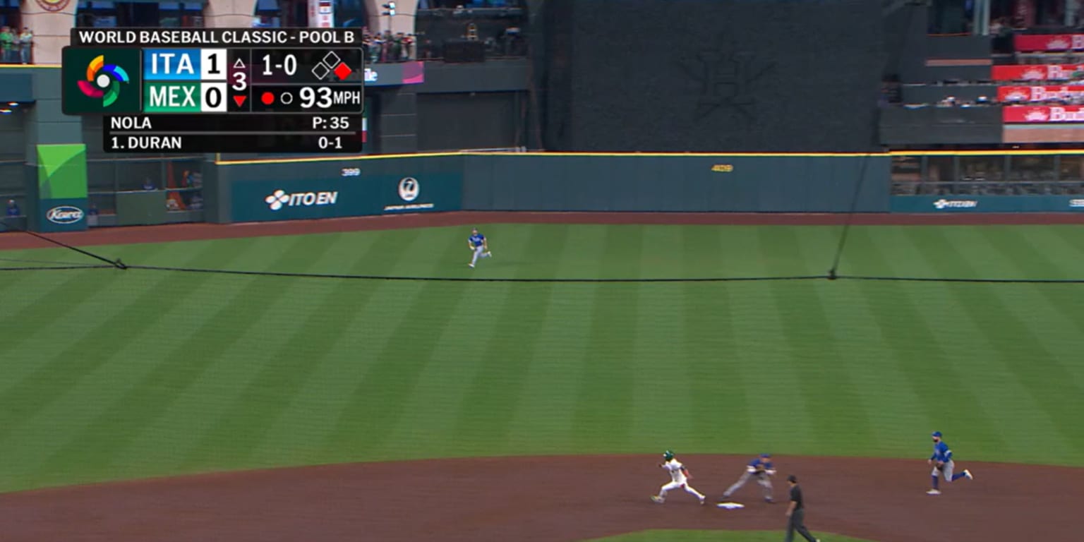 Team Italy's clutch double play all started with an Oscar-worthy fakeout