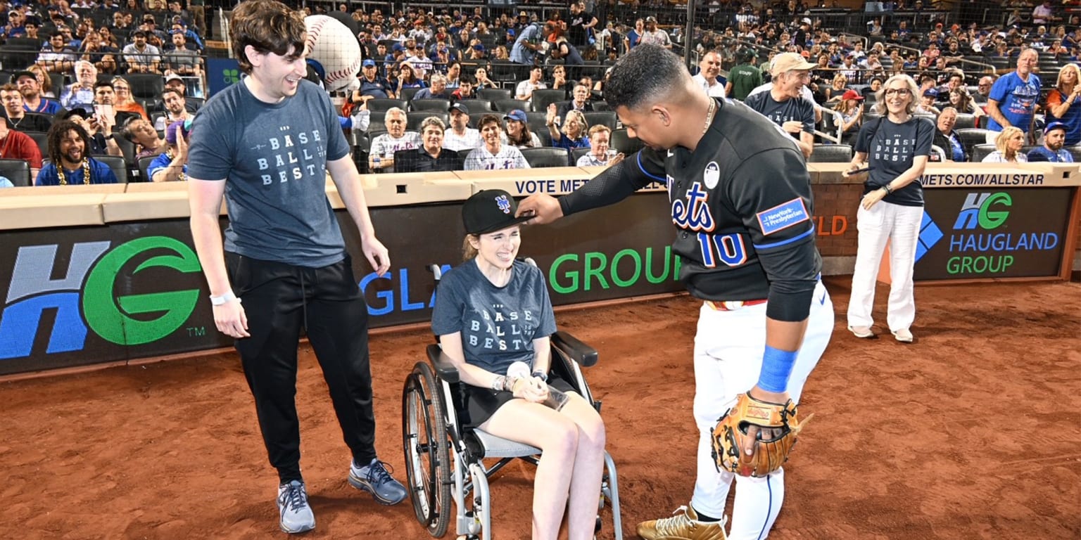 Mets는 Lou Gehrig Day에 ALS에 대한 인식을 높인 Sarah Lange에게 경의를 표합니다.