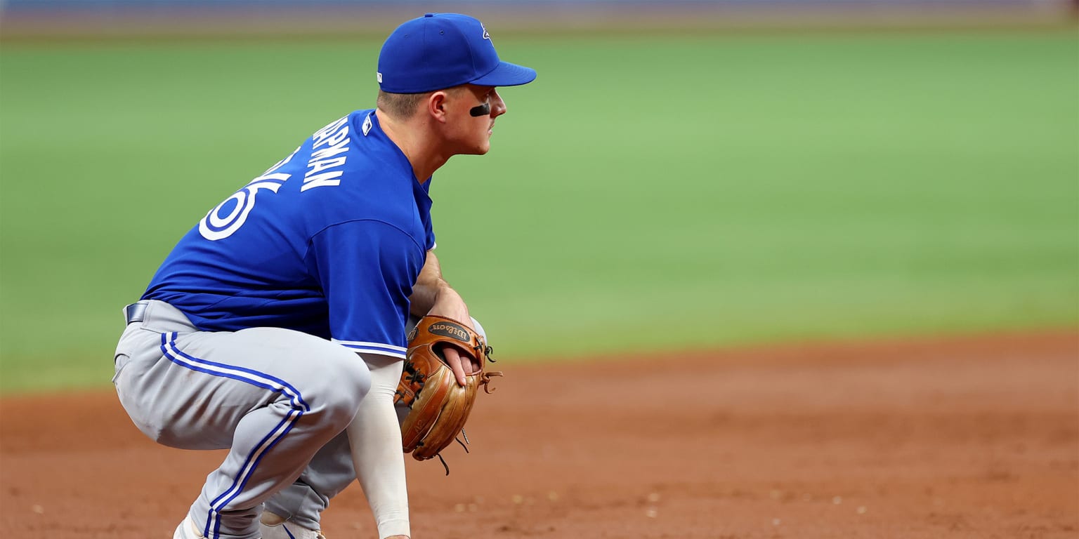 Show of respect: Blue Jays hold team meeting to announce