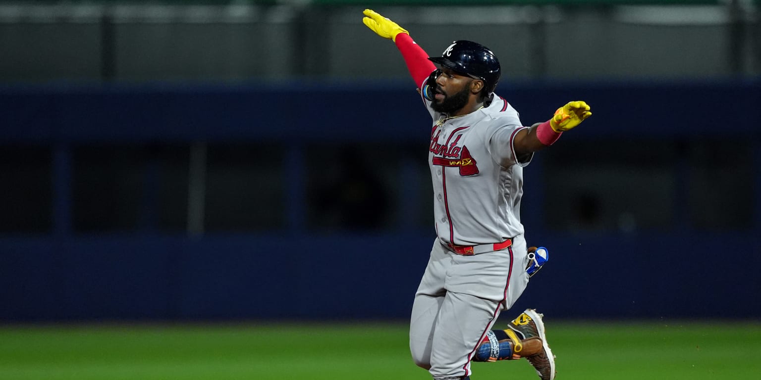 Little Leaguers begged for a HR from Harris, and he delivered at the perfect time